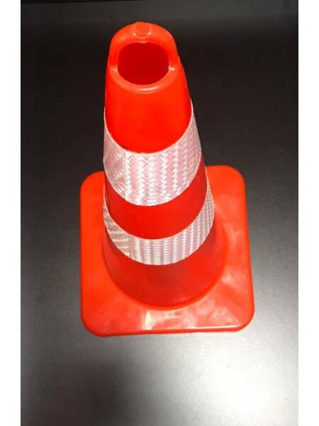 CON DE SEMNALIZARE RUTIERA REFLECTORIZANT