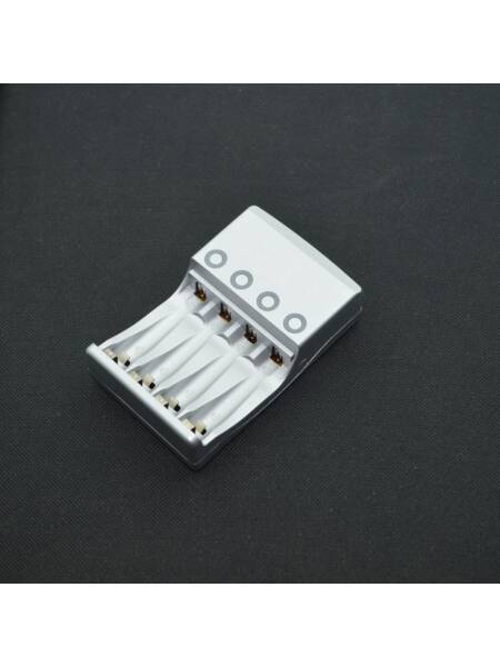 INCARCATOR ACUMULATOR 220V , 1.4V x R3/R6