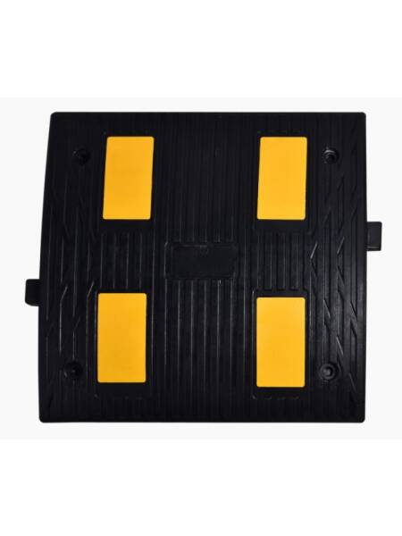 LIMITATOR DE VITEZA CAUCIUC NEGRU CU PATRU BENZI REFLECTORIZANTE 50X50CM
